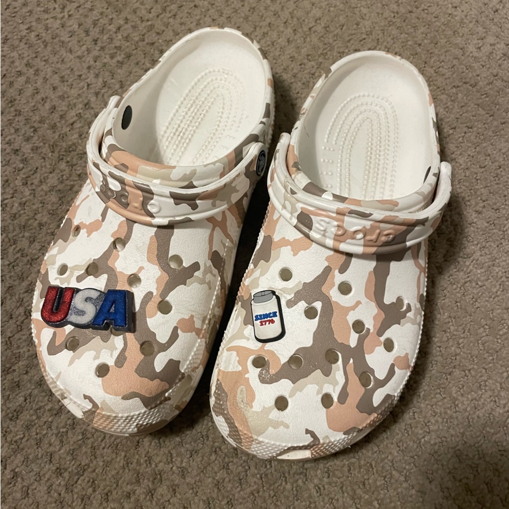 CROCS